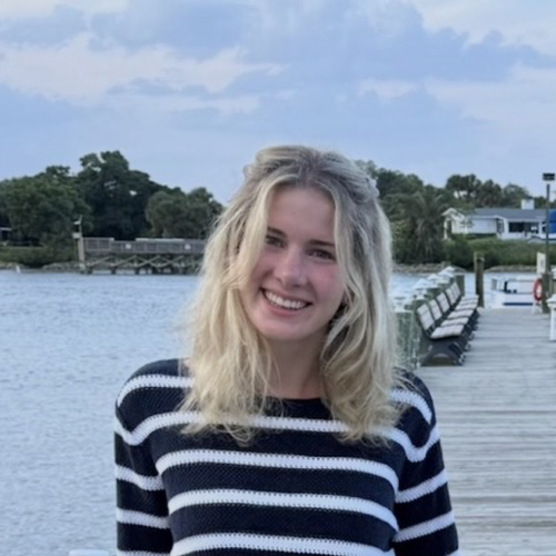 Lily S – Vanderbilt Student Seeking Babysitting Jobs