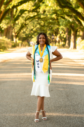 Sanaa T - Auburn Babysitter