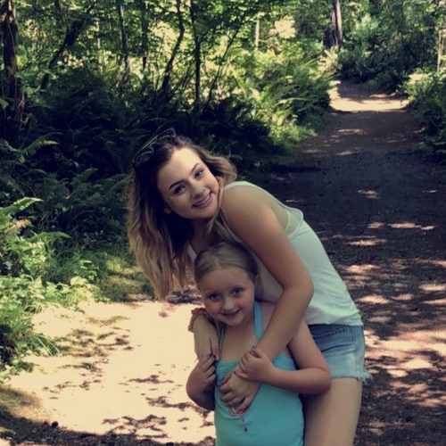 Ellie M - Green River Babysitter