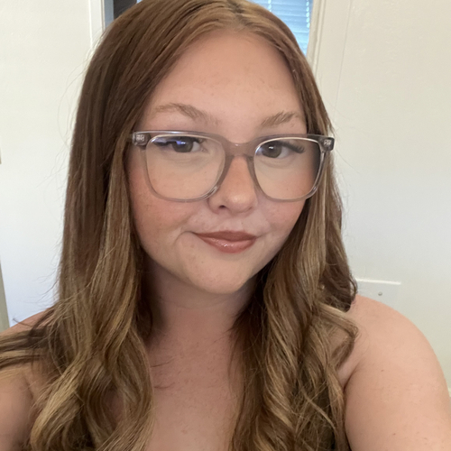 Madelyn S - Long Beach City College  Babysitter