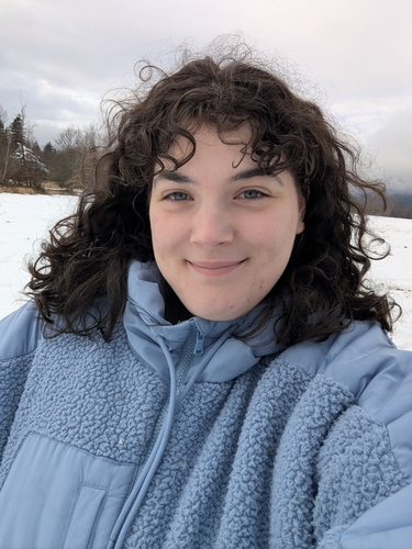 Amanda F - Whitman Babysitter