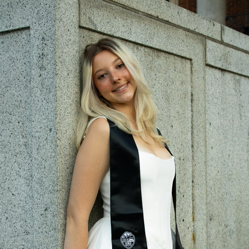 Emily H - Oregon State Babysitter