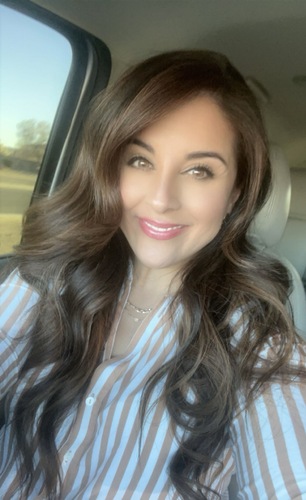 Monique T - CNM Babysitter